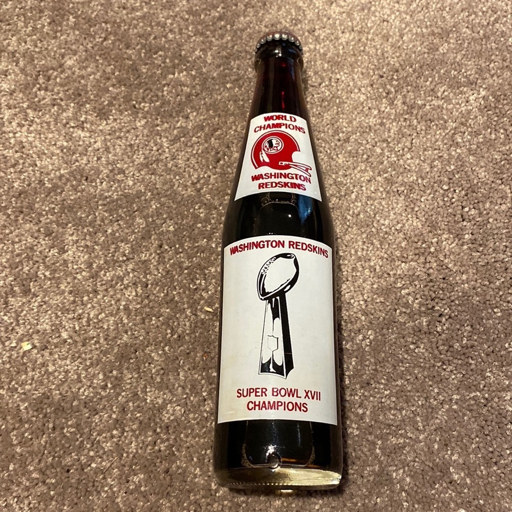 Coca Cola Washington Redskins Superbowl 1983 XVII Champion Souvenir Bottle